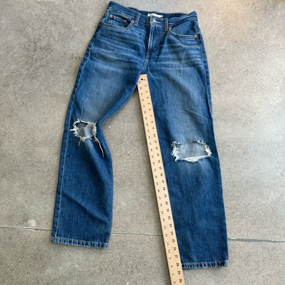 Levi’s low Pro Mid-Rise 90’s-Inspired Straight Leg Distressed Jeans Size: 28 - Picture 6 of 14